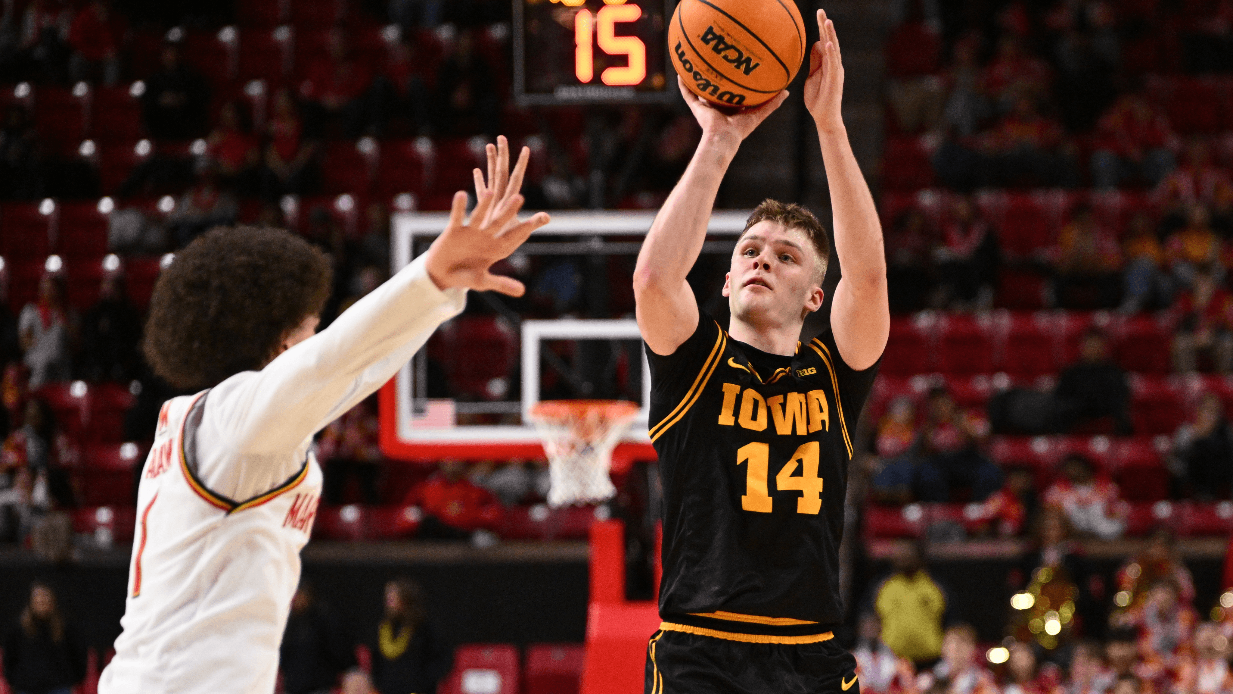 Iowa vs Clemson Prediction, Picks & Odds for Friday's March Madness Game