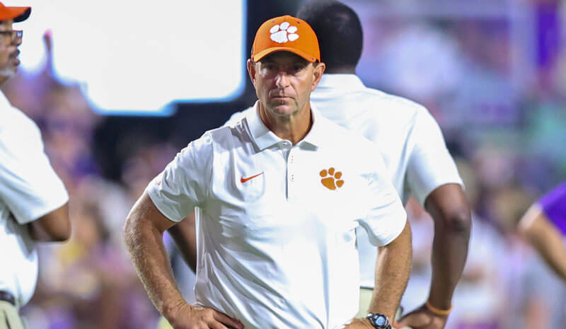 How To Bet - Saturday Nightcap: College Football Long-Shot Picks & 44.44x Combo for Tonight