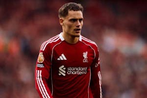 Liverpool vs Man United Predictions, Picks & Odds for Sunday’s Premier League Match