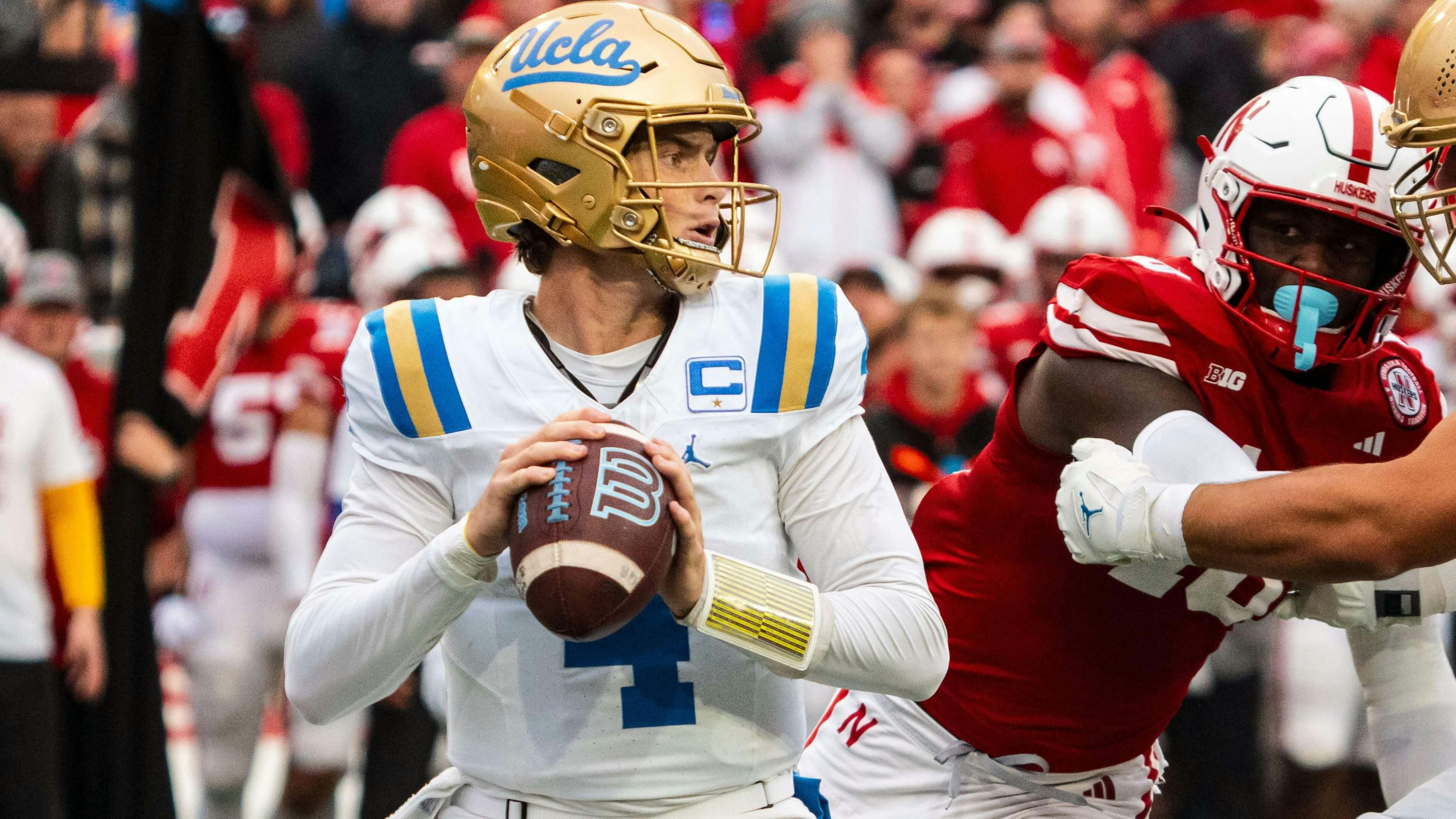 UCLA Bruins NCAAF Ethan Garbers