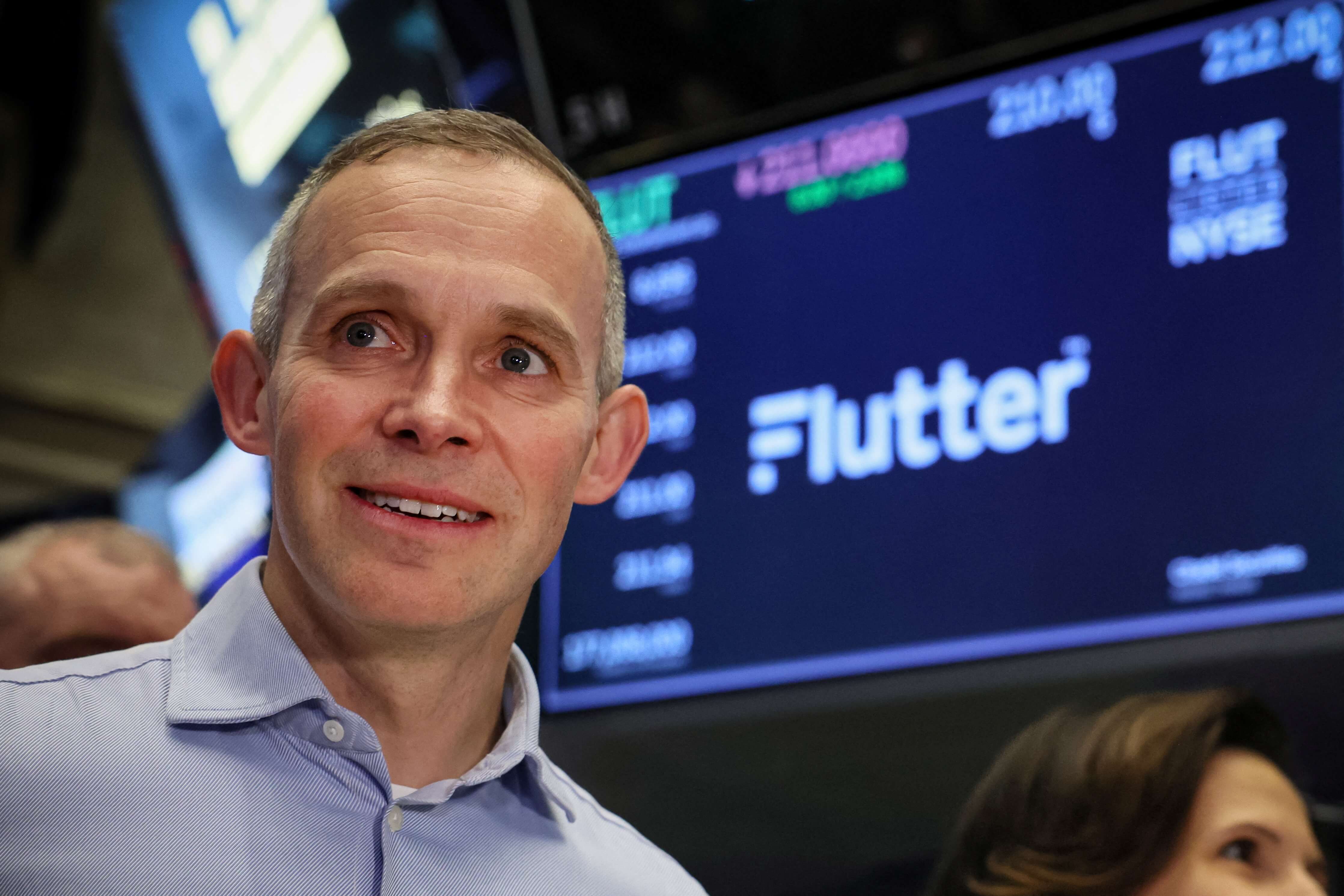 How To Bet - Peter Jackson to Step Down as CEO of FanDuel Parent Company Flutter