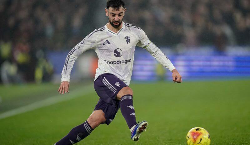 How To Bet - Everton vs Man United Predictions, Picks & Odds for Monday’s Premier League Match