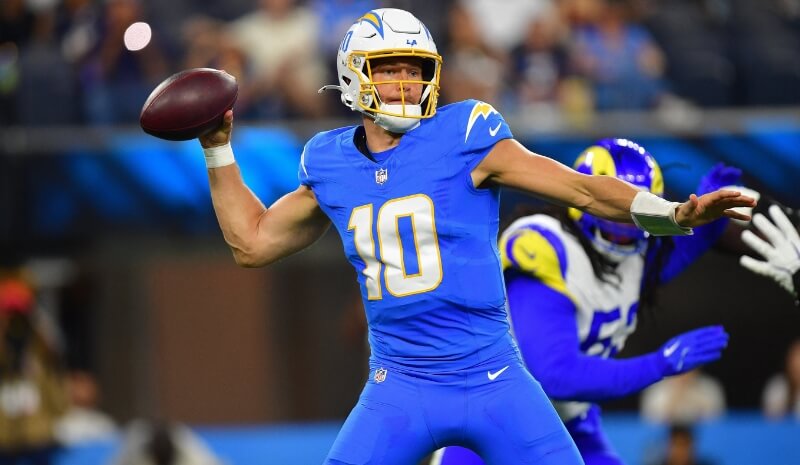 Los Angeles Chargers quarterback Justin Herbert (10) throws against the Los Angeles Rams.