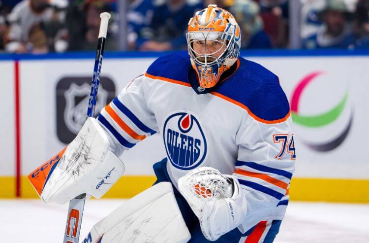 Oilers vs Canucks Prediction, Picks, and Odds for Tonight’s NHL Playoff Game