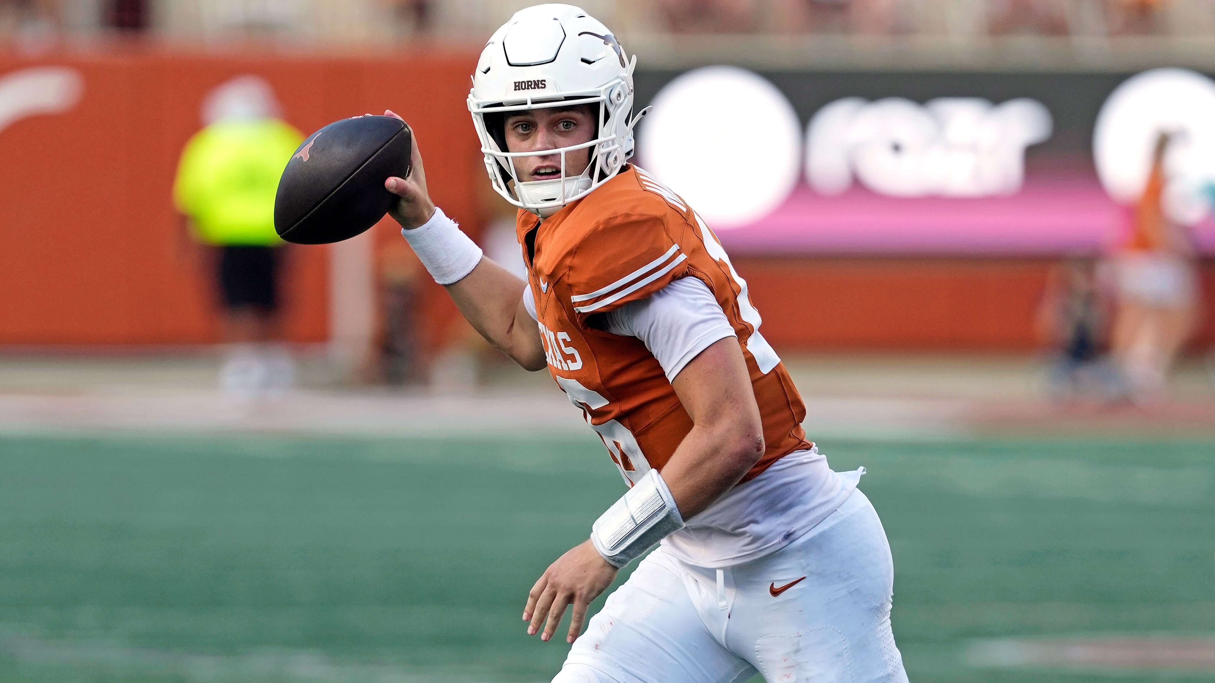 College Football Player Props & Best Bets for Week 4 Late Slate