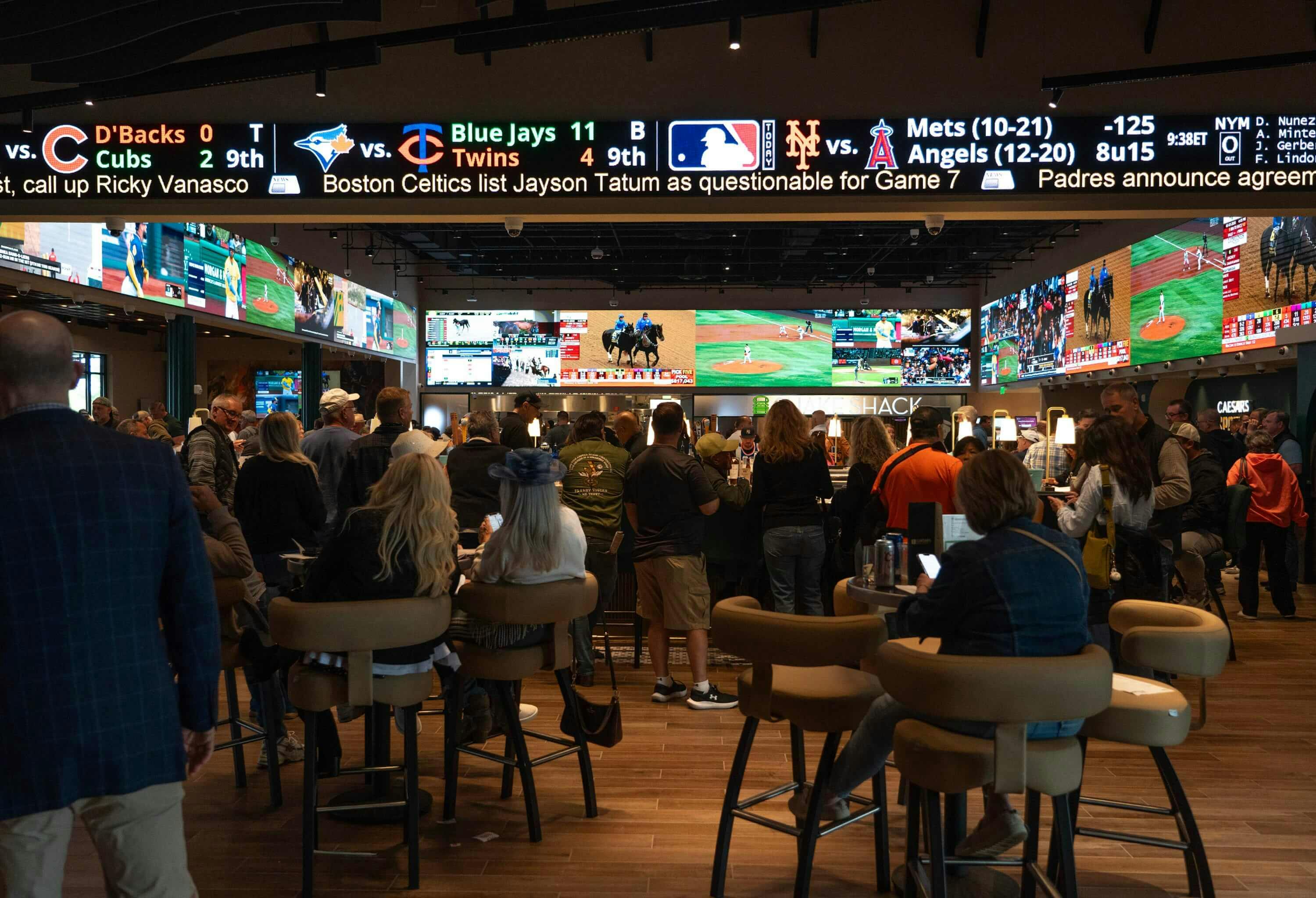 Consumers Remain Unconcerned with Who Regulates Bets, Industry Leaders Say