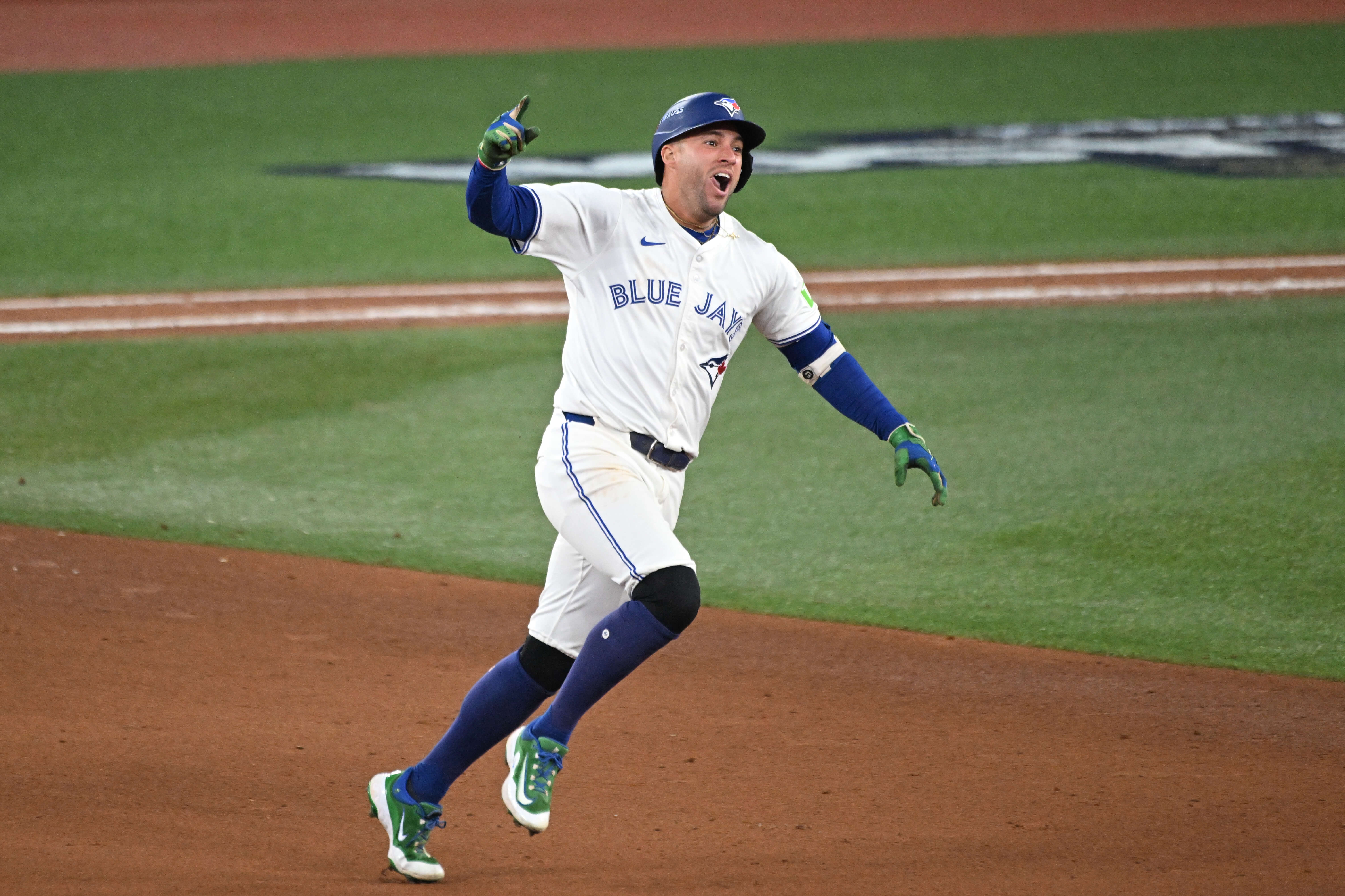 How To Bet - Canadian Sportsbook Braces for ‘Massive Liability’ on Blue Jays