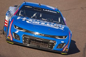 NASCAR South Point 400 Predictions, Odds & Race Preview — Las Vegas Motor Speedway
