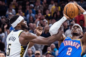 Thunder vs Hawks Prediction, Picks & Odds for Tonight’s NBA Game
