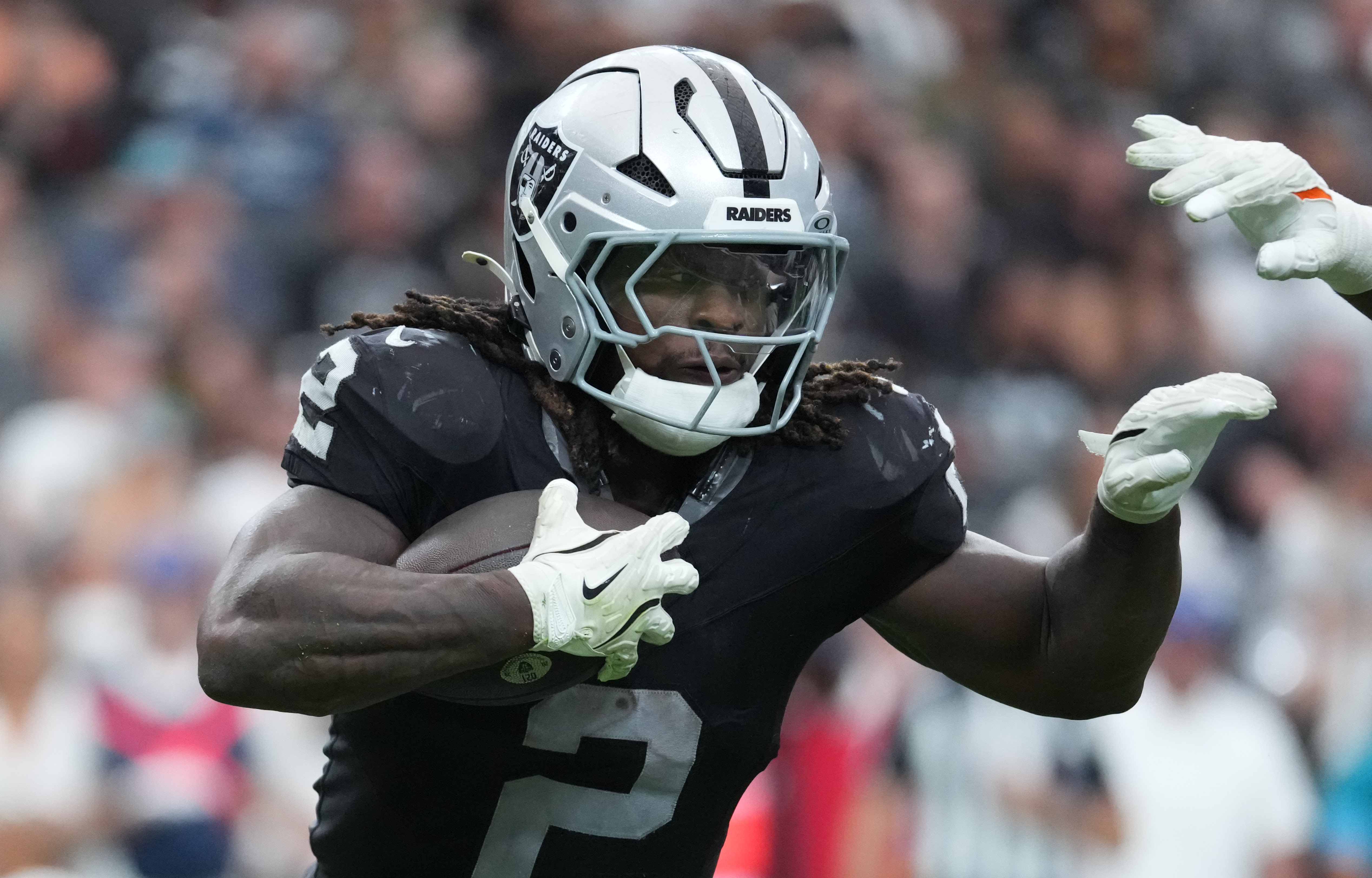 How To Bet - Raiders vs Chargers Prediction, Picks & Odds: NFL Week 2
