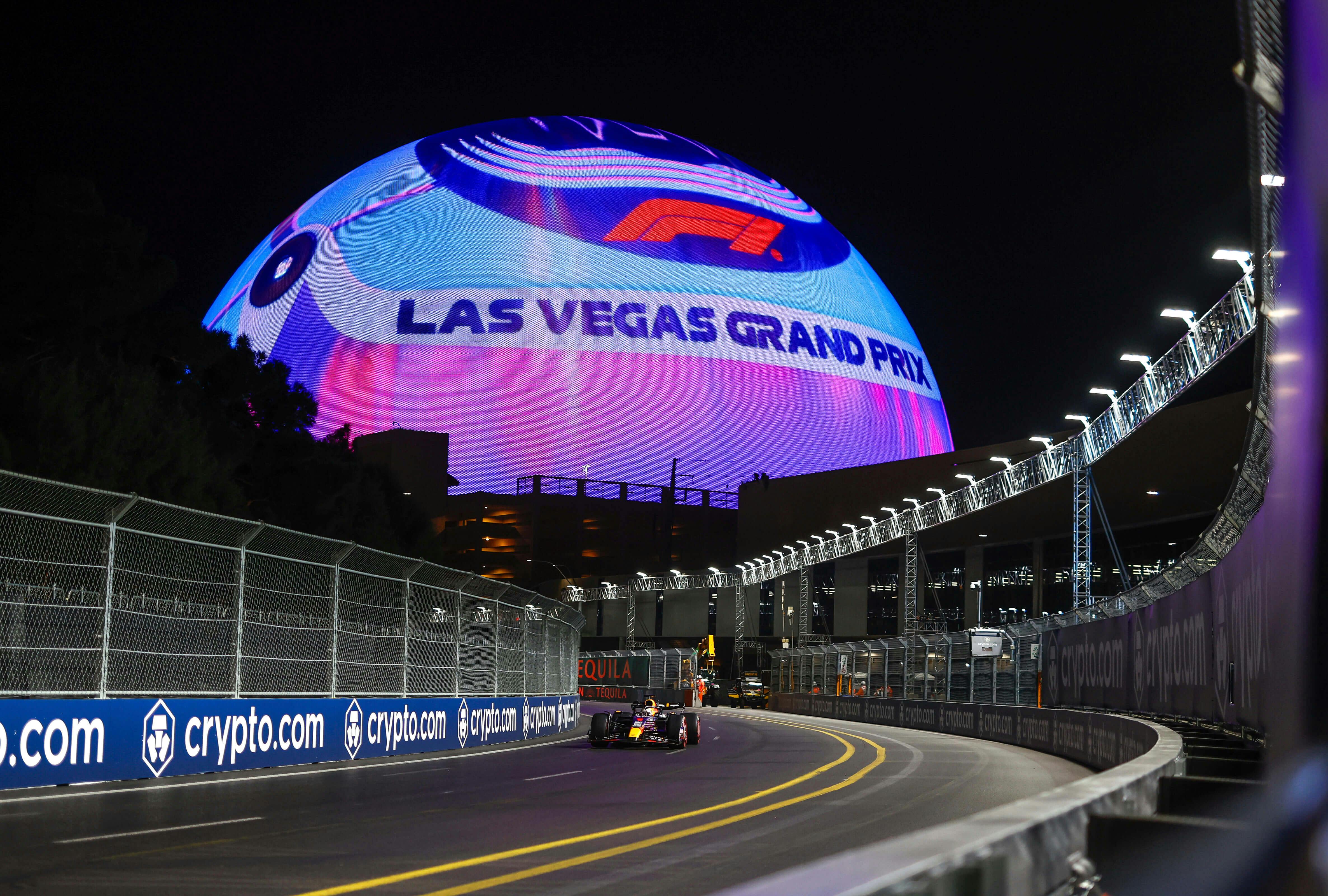 #1 Max Verstappen (NLD, Oracle Red Bull Racing), F1 Grand Prix of Las Vegas at Las Vegas Strip Circuit on November 18, 2023 in Las Vegas, United States of America. (Photo by HOCH ZWEI)