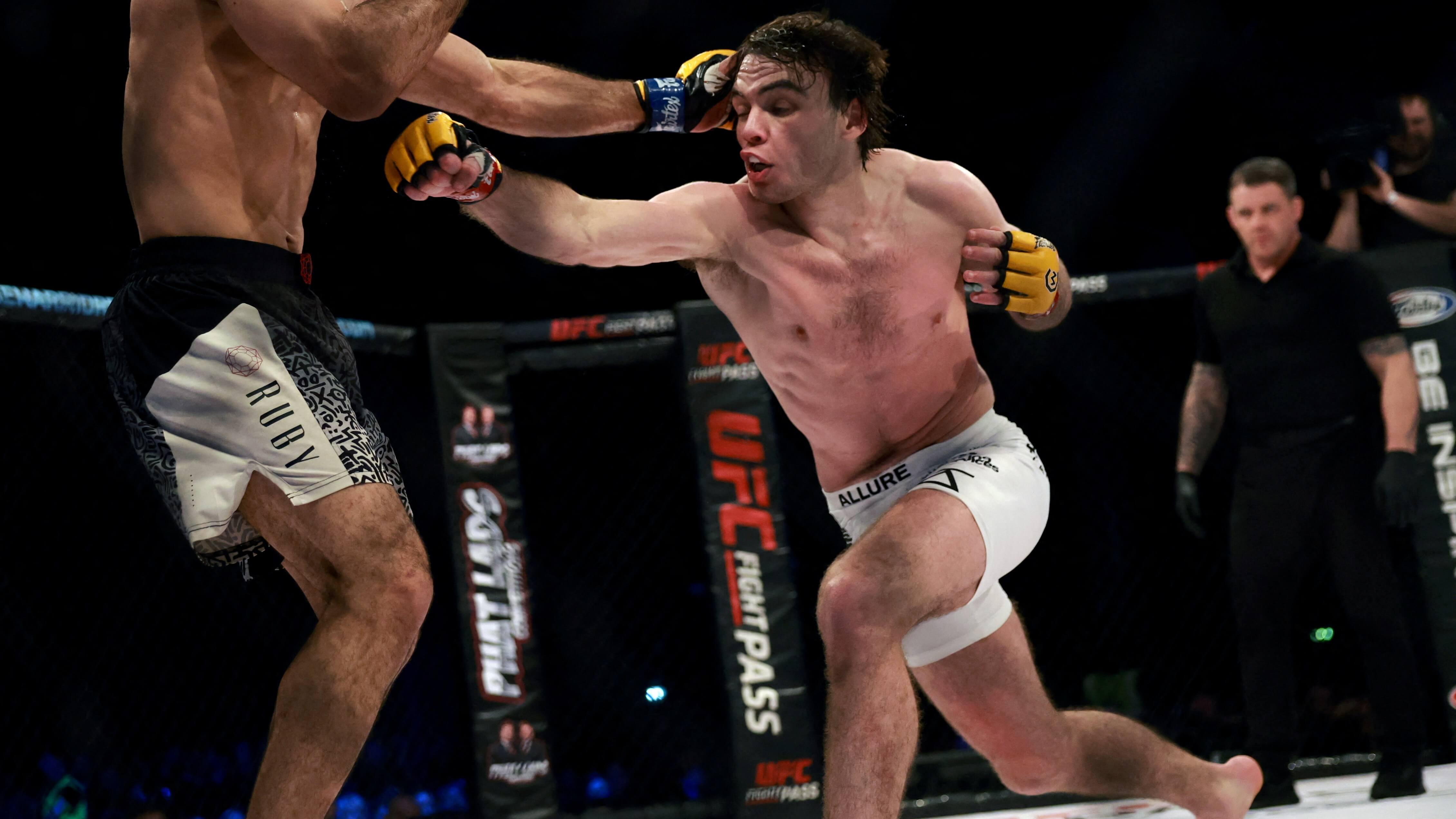 How To Bet - Luke Riley vs Michael Aswell Predictions, Picks & Odds