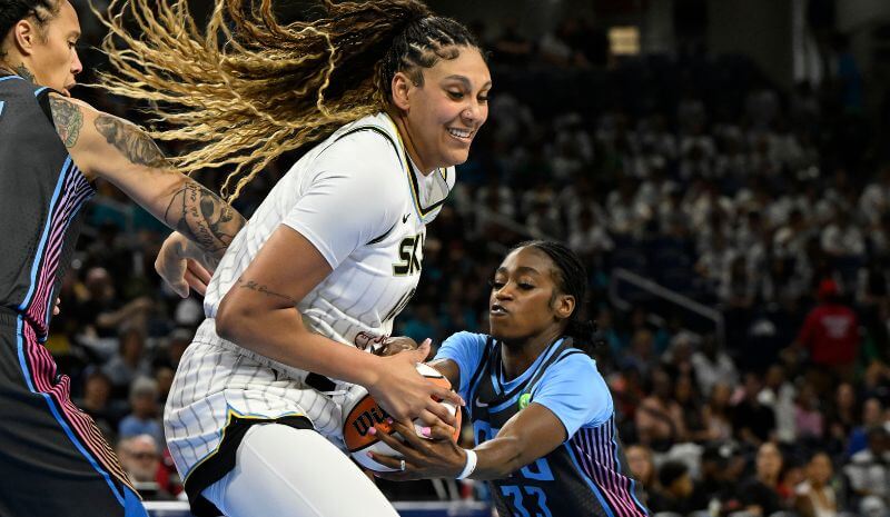 Sky vs Lynx Predictions, Picks & Odds for Tonight’s WNBA Game