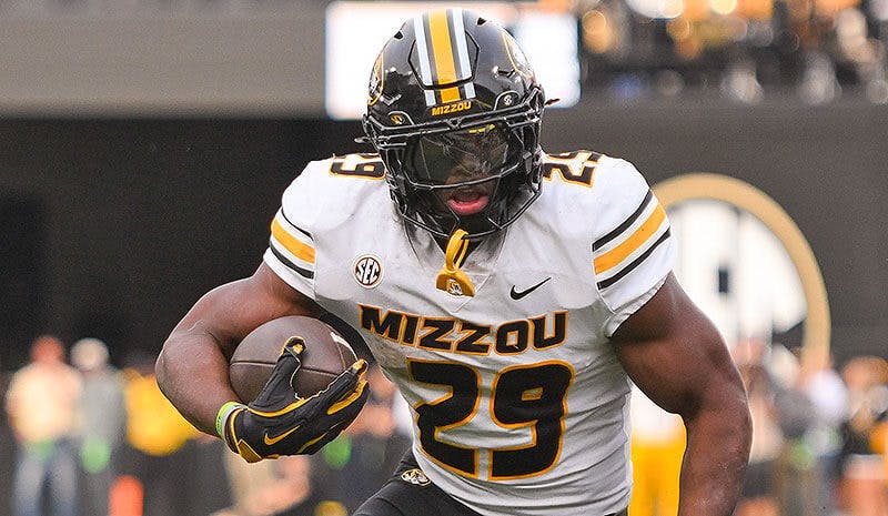 Missouri vs Arkansas Prediction, Picks & Odds for Today — College Football Week 14
