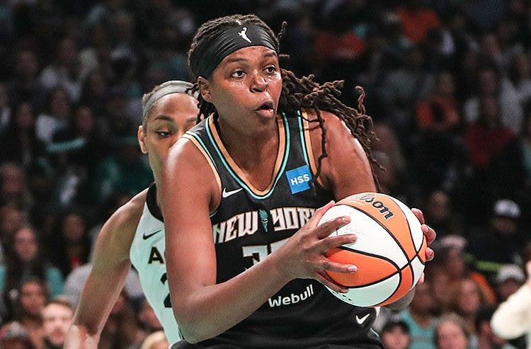 Liberty vs Sky Predictions, Picks, Odds for Tonight’s WNBA Game
