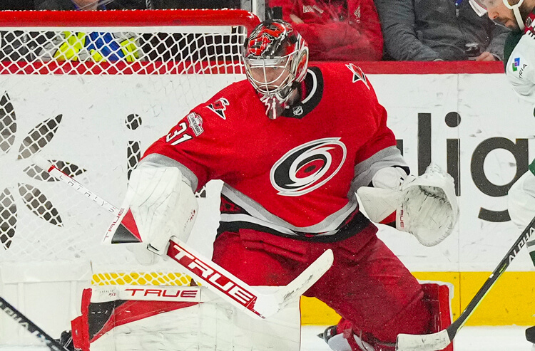 Hurricanes top Capitals 4-1 in Carolina's 1st outdoor game