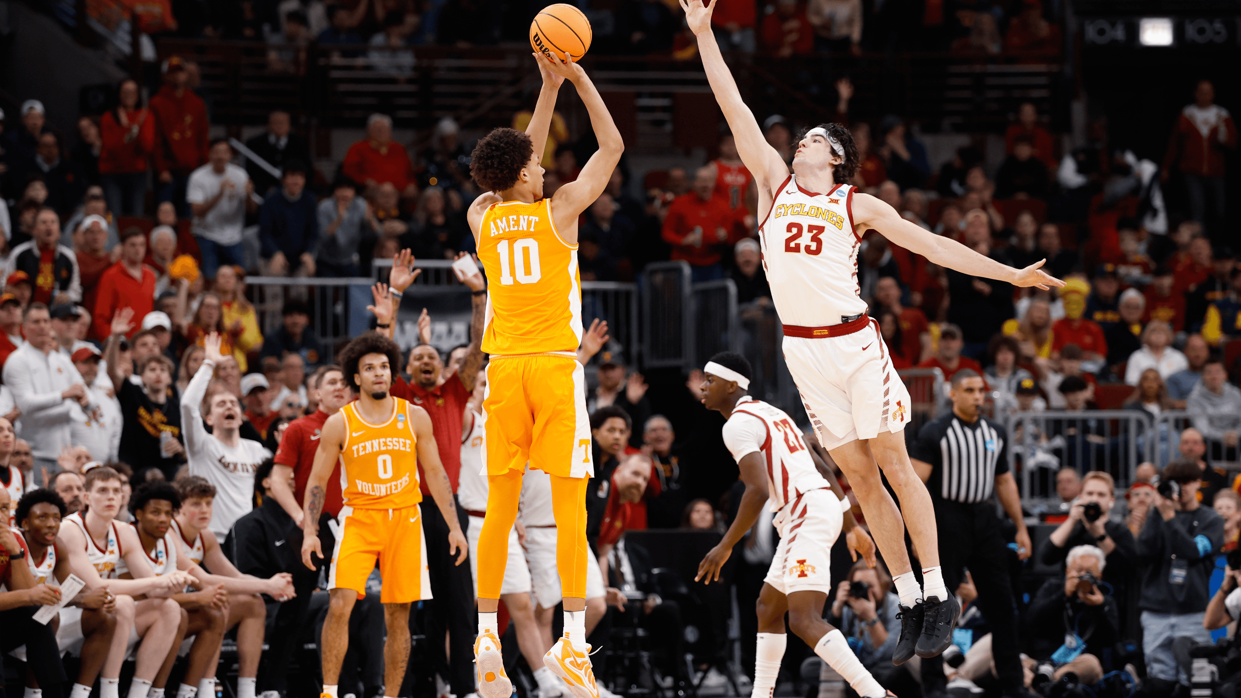 Tennessee vs Michigan Prop Picks & Best Bets: March Madness Elite Eight