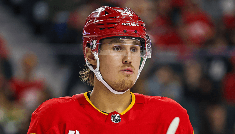 Flames vs Golden Knights Prediction, Picks & Odds for Tonight’s NHL Game