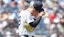 El lanzador abridor de los Yankees de Nueva York, Will Warren (29), reacciona después de permitir un jonrón de tres carreras.
