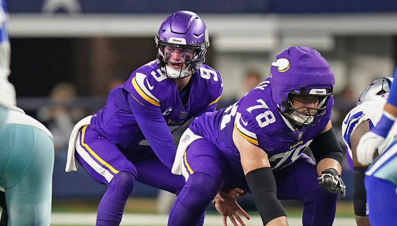 How To Bet - Packers vs Vikings Predictions, Picks & Best Bets for Today's NFL Week 18 Game