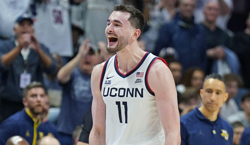 Alex Karaban UConn Huskies NCAAB