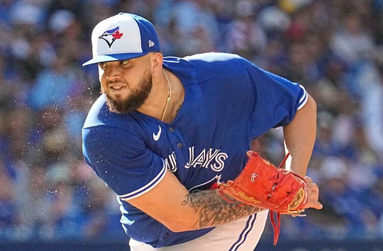 Blue Jays vs Pirates Odds, Picks, & Predictions Today — Manoah Plunders Pittsburgh