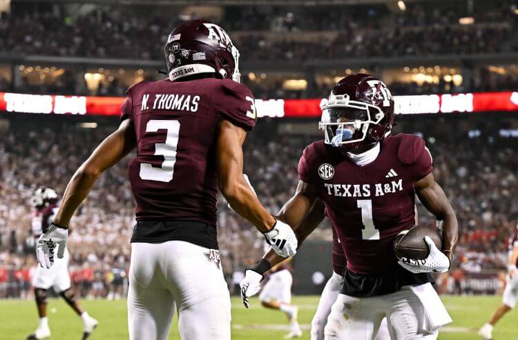 College football odds, picks, predictions for Week 5: Texas-Kansas,  A&M-Arkansas