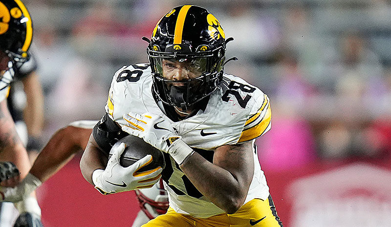 How To Bet - Oregon vs Iowa Prediction, Picks & Odds for Today — College Football Week 11