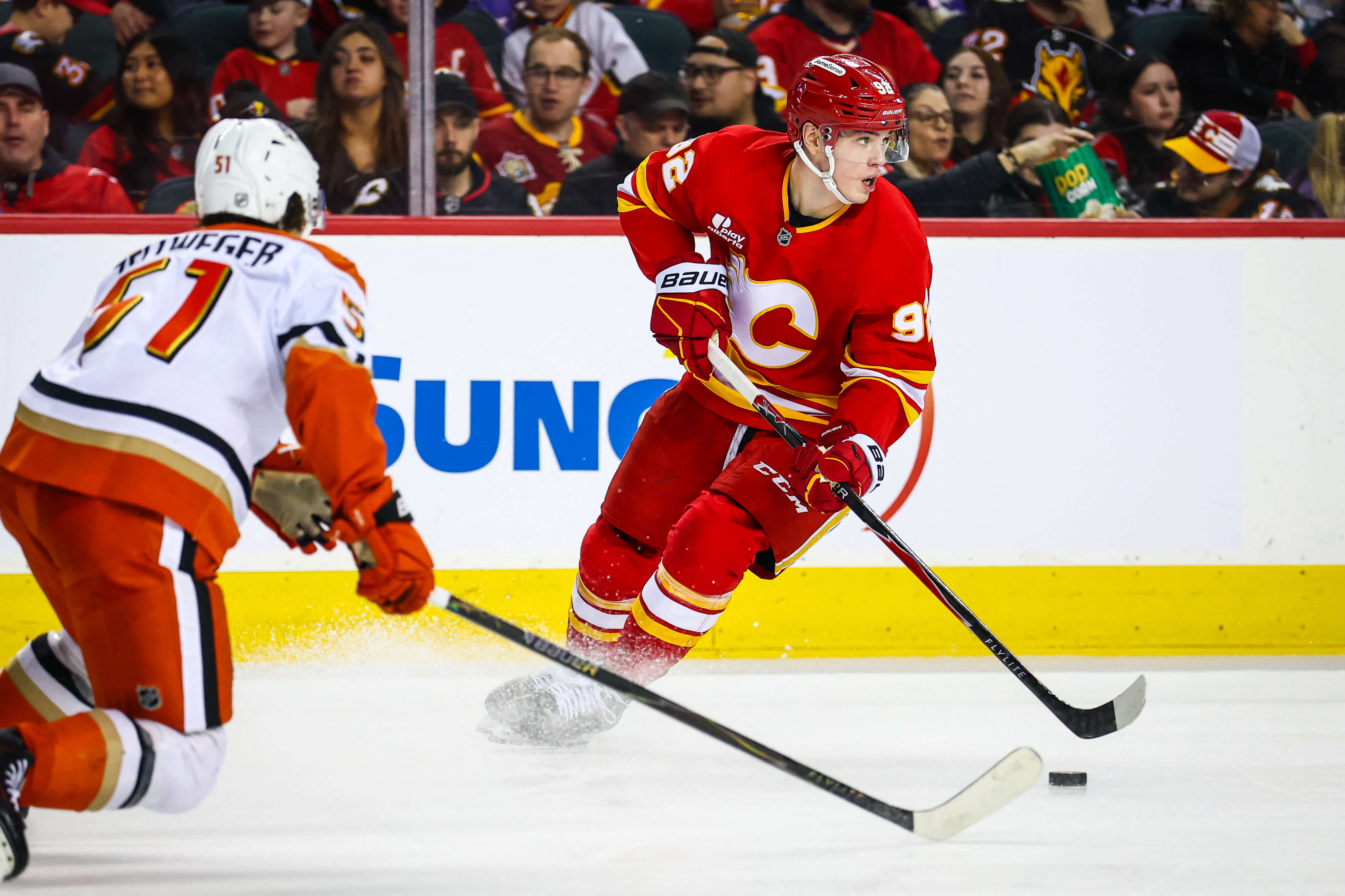 Blues vs Flames Prediction, Picks & Odds for Tonight’s NHL Game