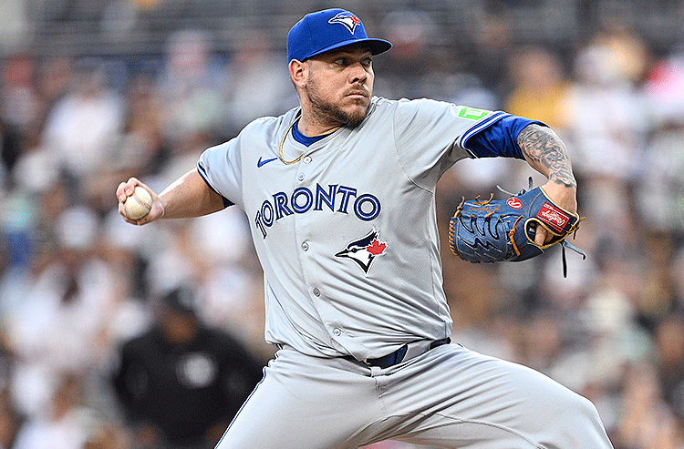 Royals vs Blue Jays Prediction, Picks, and Odds for Tonight’s MLB Game
