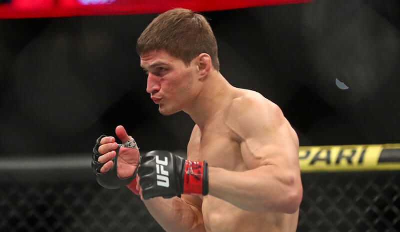 How To Bet - Movsar Evloev vs Lerone Murphy Predictions, Picks & Odds