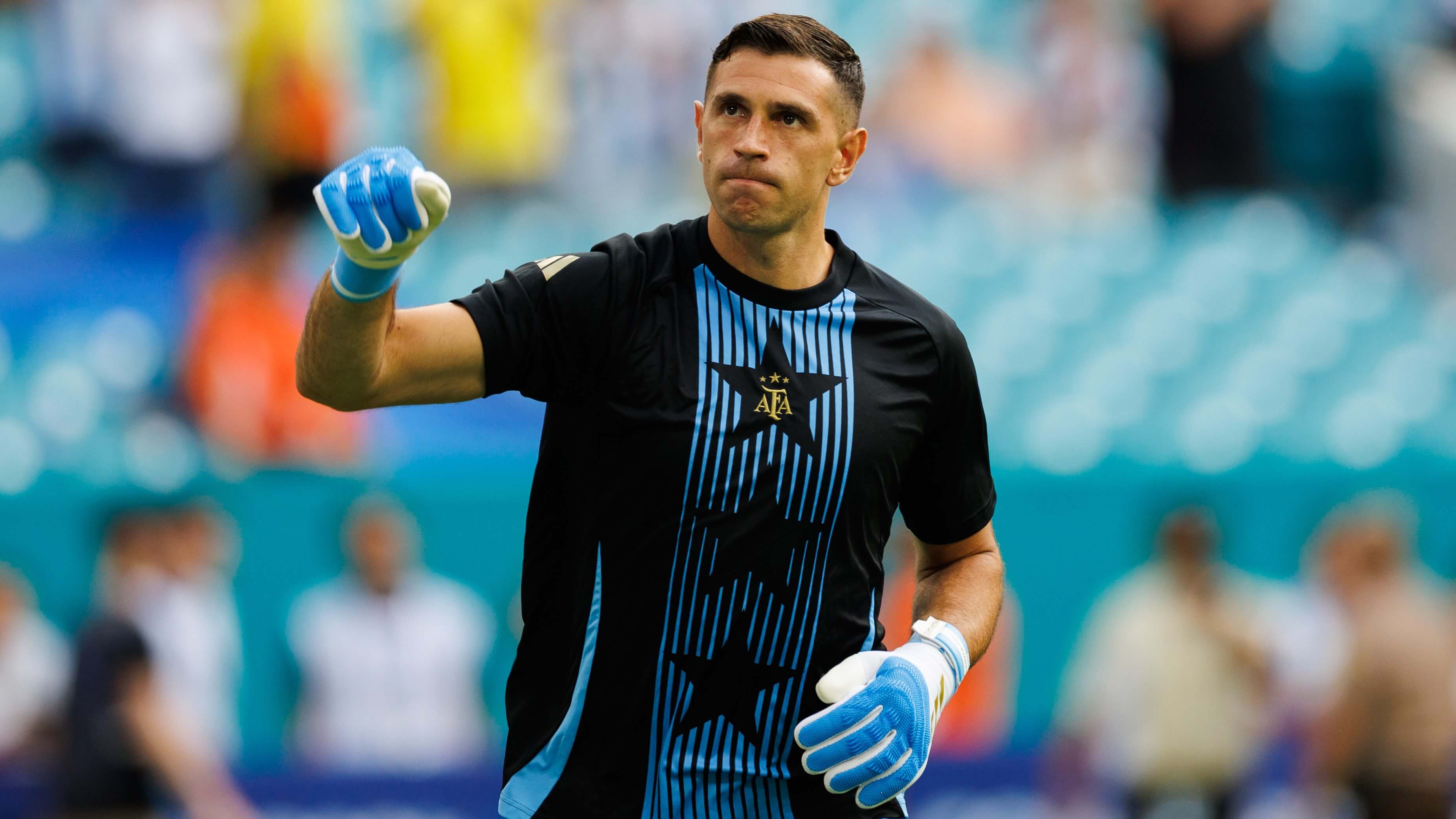 How To Bet - Argentina vs Colombia Prop Picks & Best Bets: Emiliano Martinez Made to Work