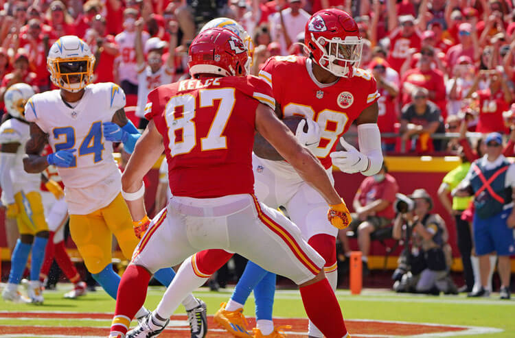 Bills vs Chiefs SNF Prop Bets: Tight Ends Feature in a Tight Battle