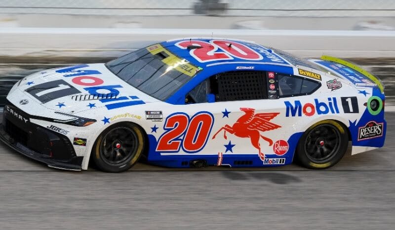 NASCAR Southern 500 Predictions, Odds & Picks: Darlington Raceway