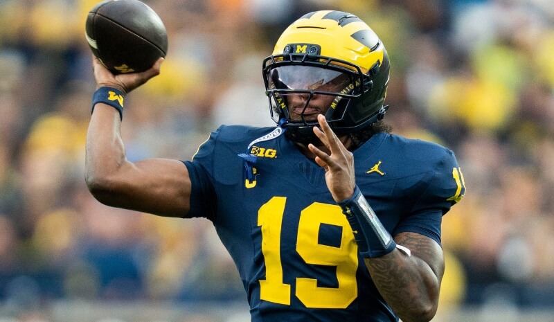 Iowa vs Michigan Prediction, Picks & Early Odds: College Football Week 4