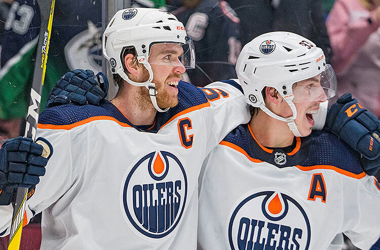 Oilers vs Canucks Predictions, Picks, and Odds for Tonight’s NHL Playoff Game 