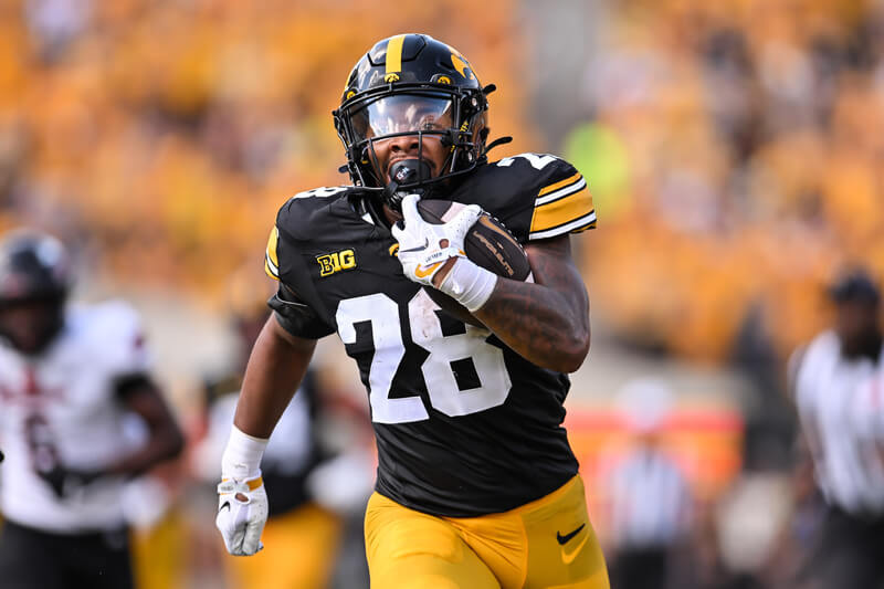 Iowa State vs Iowa Prediction, Picks & Early Odds: College Football Week 2