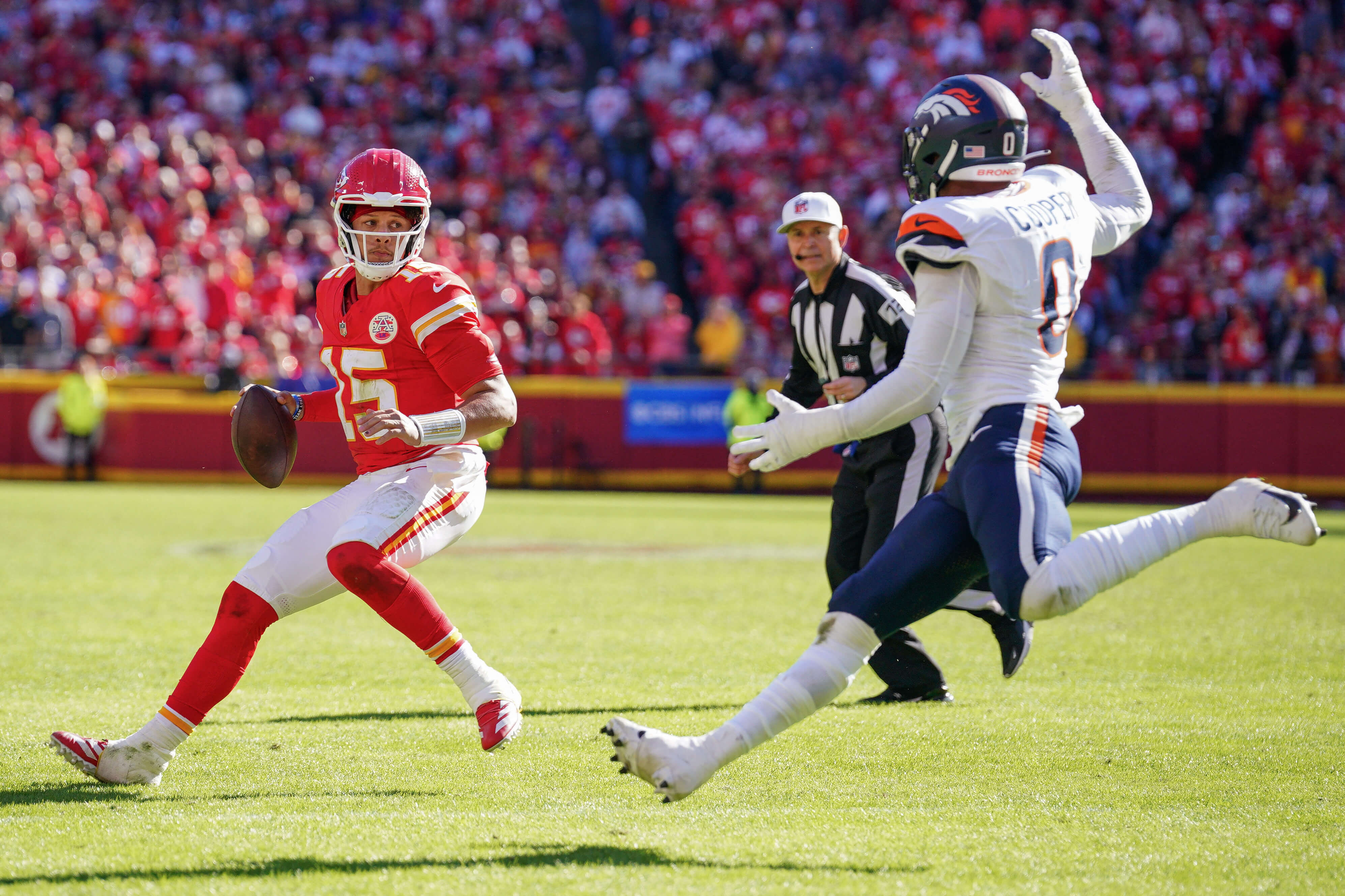 How To Bet - Broncos vs Chiefs Betting Guide: MNF Live Probabilities, TD Props & Expert Picks