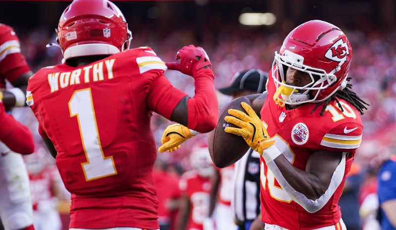 How To Bet - Chiefs vs Jaguars Predictions - Early Picks & Odds for Monday Night Football Week 5
