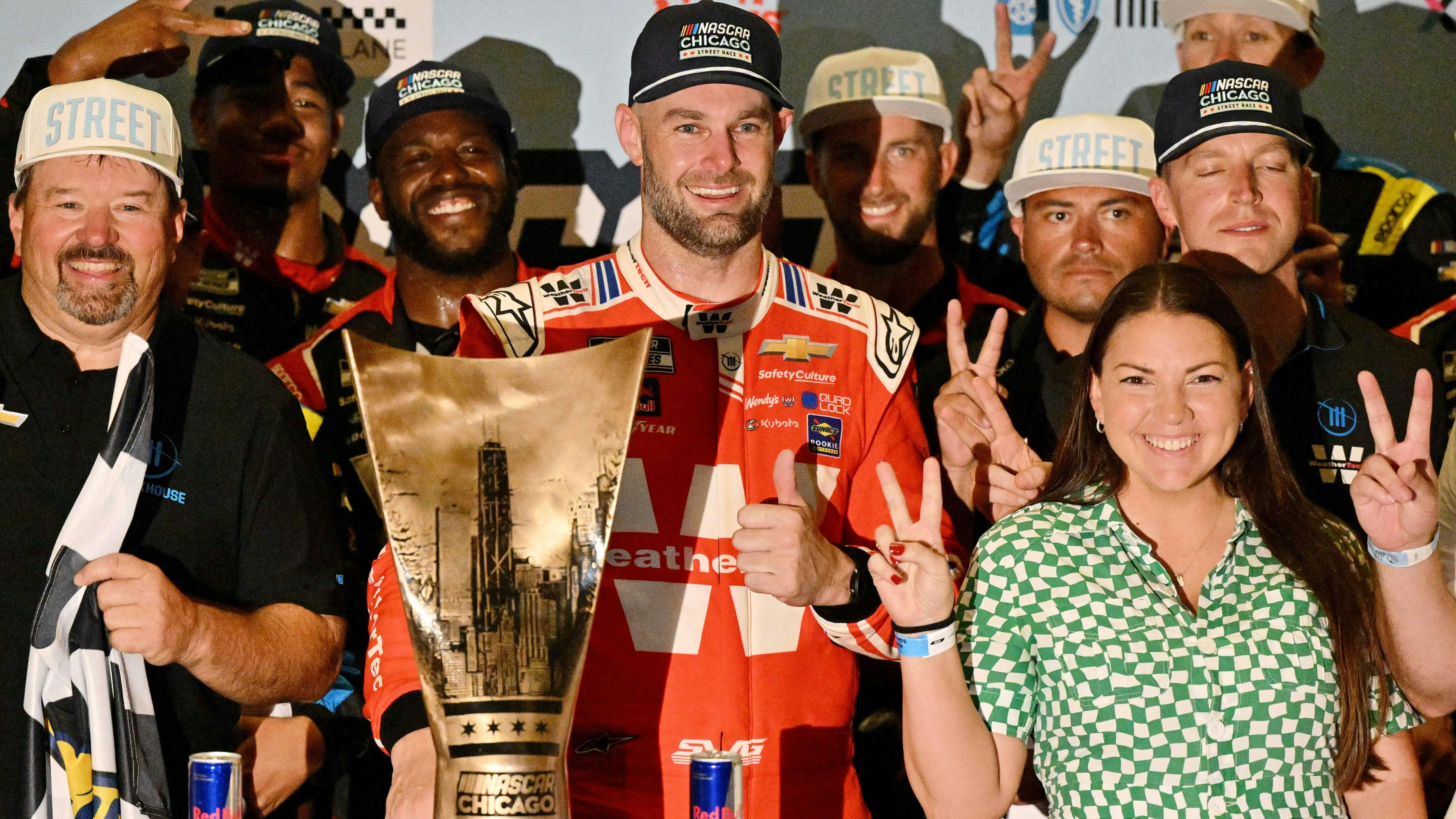 NASCAR Toyota Save Mart 350 Predictions, Odds & Race Preview — Sonoma Raceway