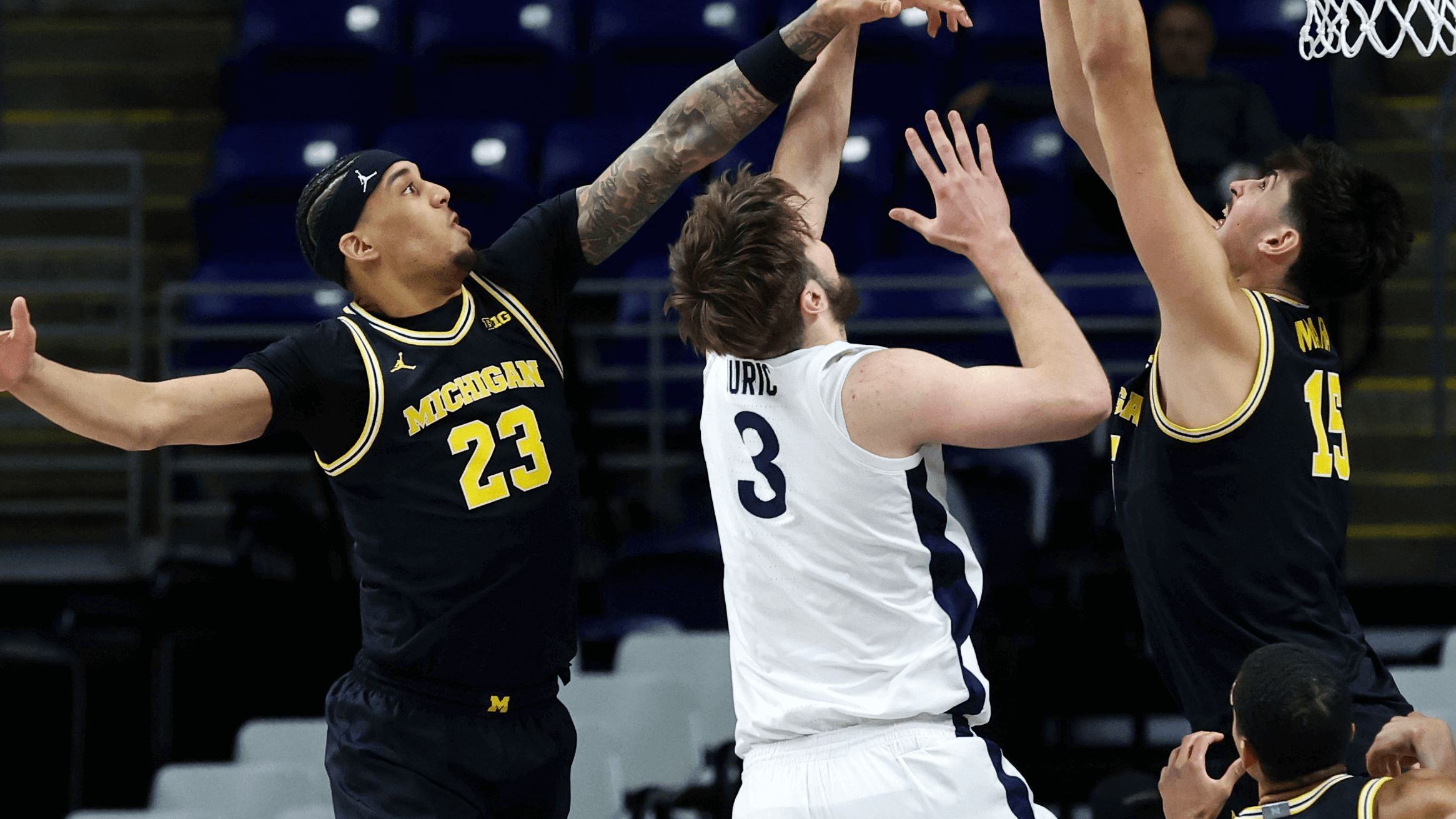 Michigan vs Duke Prediction, Picks & Odds for Tonight's College Basketball Game