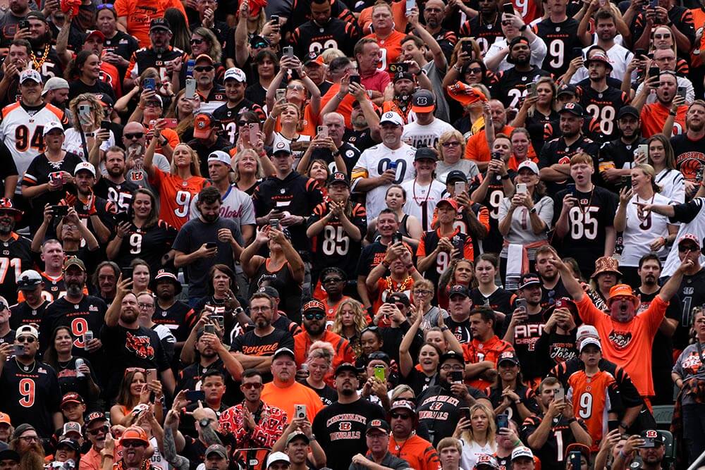 incinnati Bengals fans cheer the team during the first quarter of a Week 1 NFL football game against the Pittsburgh Steelers at Paycor Stadium.