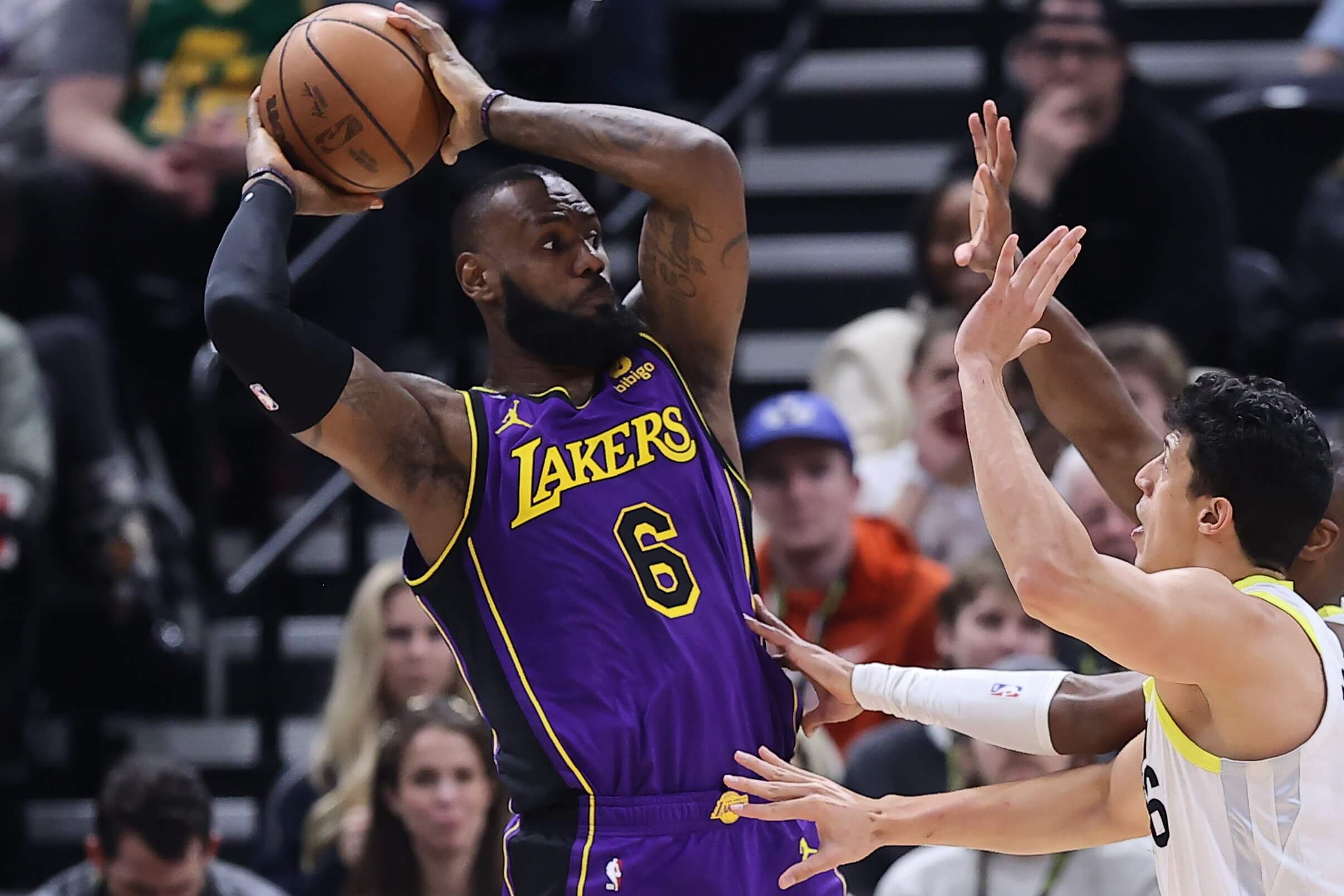 Lakers vs. Grizzlies prediction, odds, start time: 2023 NBA playoff picks,  Game 6 bets from model on 71-38 run 