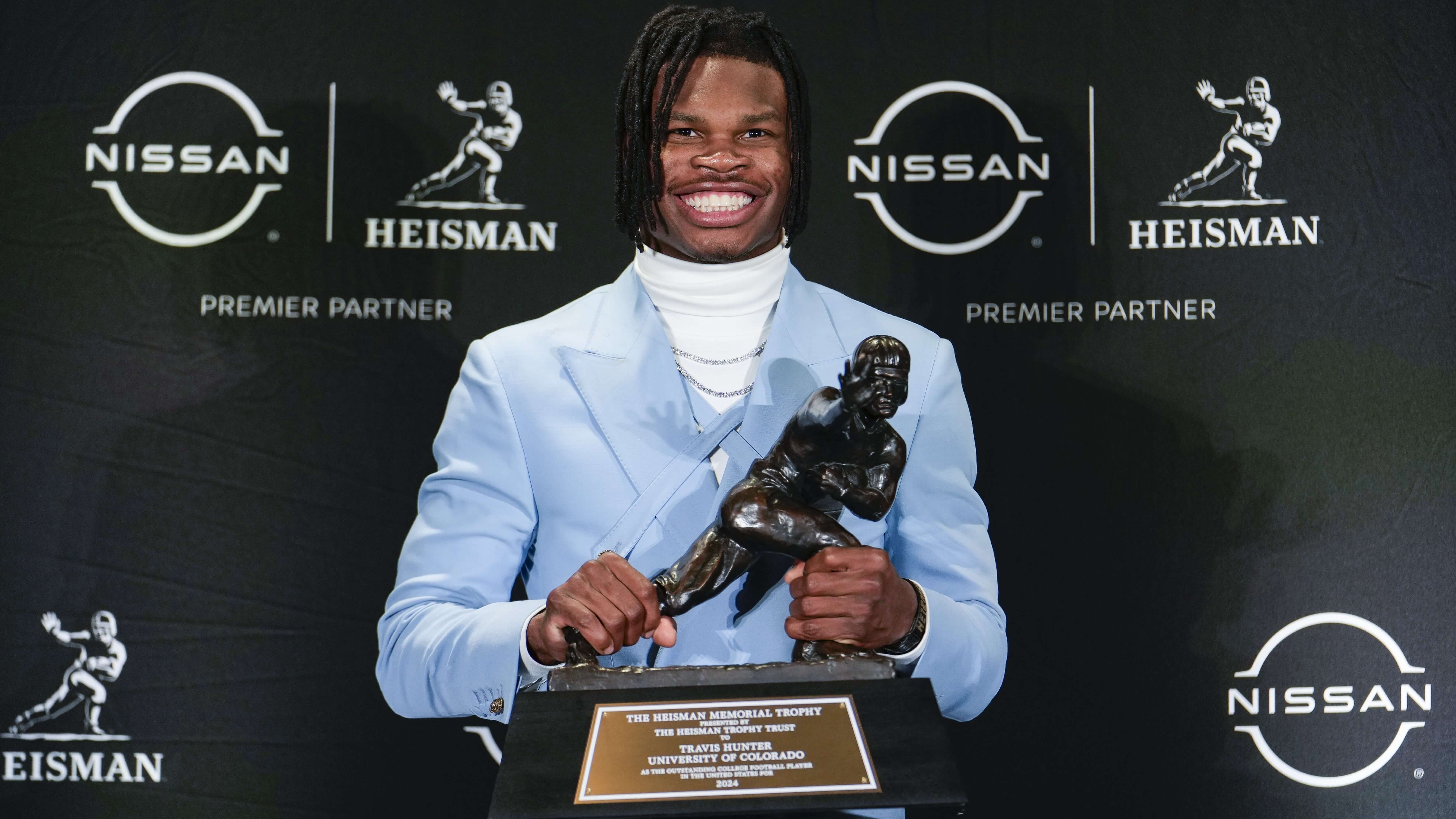 Heisman Trophy Odds: Hunter Squeaks by Jeanty