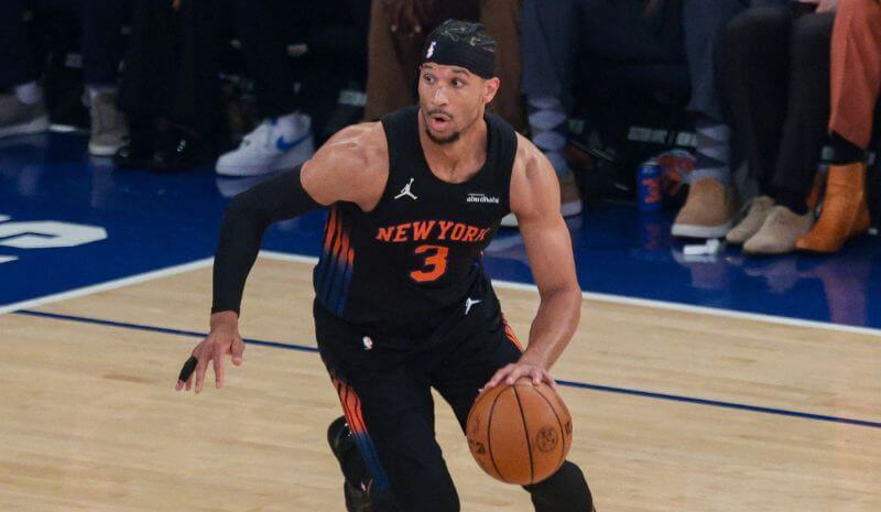 New York Knicks guard Josh Hart (3) dribbles during the first quarter.