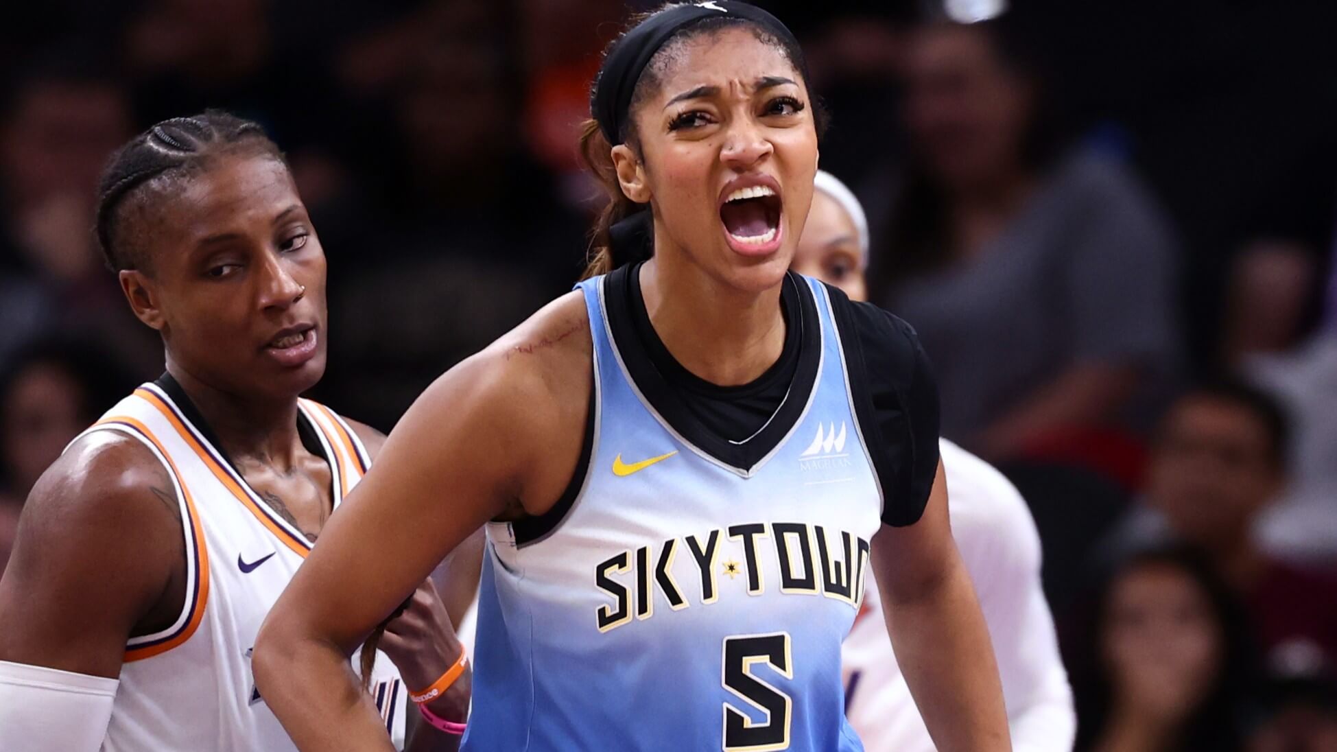 Sky vs Storm Predictions, Picks & Odds for Tonight’s WNBA Game