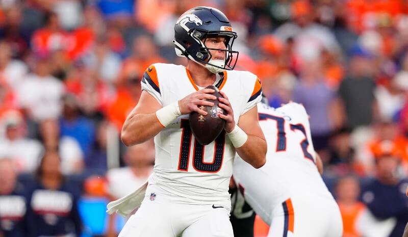 Denver Broncos quarterback Bo Nix (10) during the first quarter.