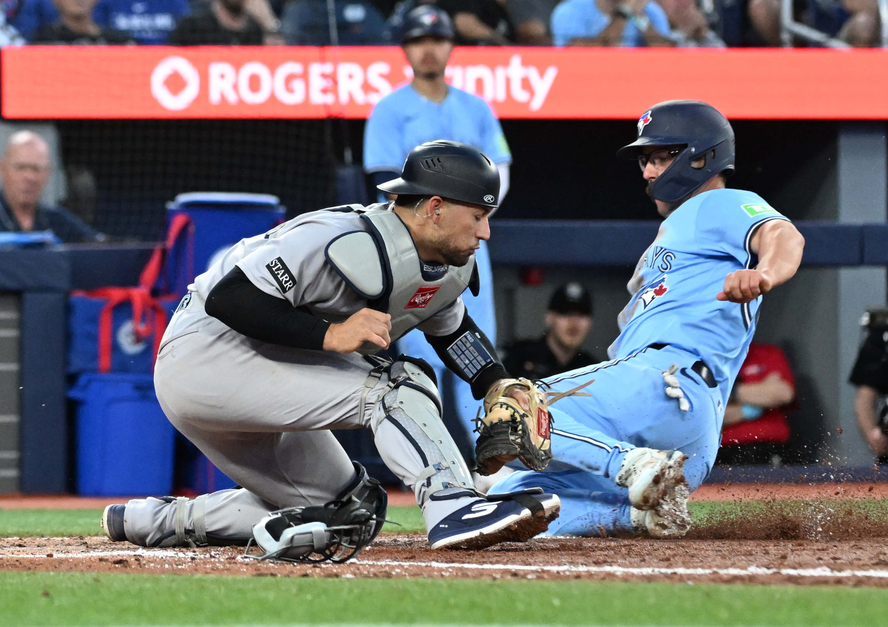 How To Bet - Blue Jays Favored Over Yankees in AL East Winner Betting Market for 1st Time in 2025