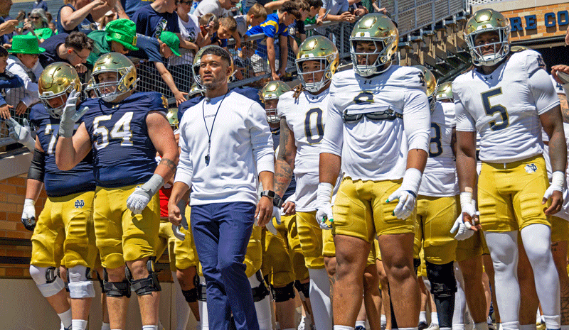 Wisconsin vs Notre Dame Prediction, Picks & Early Odds: College Football Week 1 