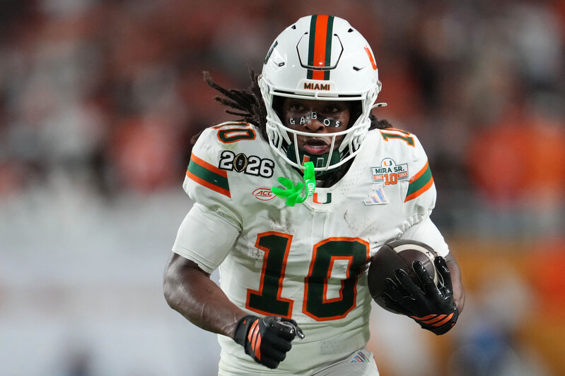 Miami wide receiver Malachi Toney (10) runs with the ball.